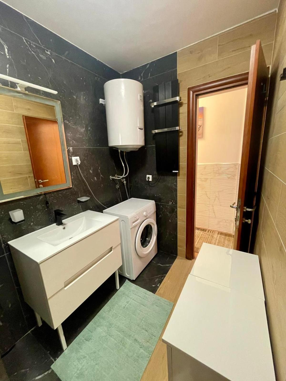Apartment Rafailovici *