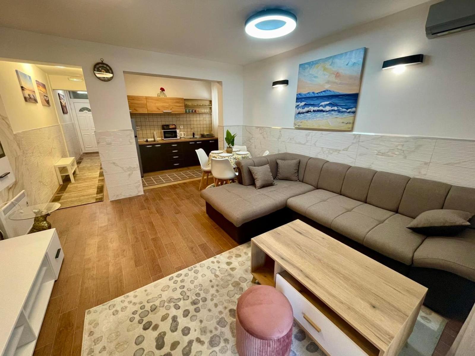 Appartement Apartment Rafailovici *
