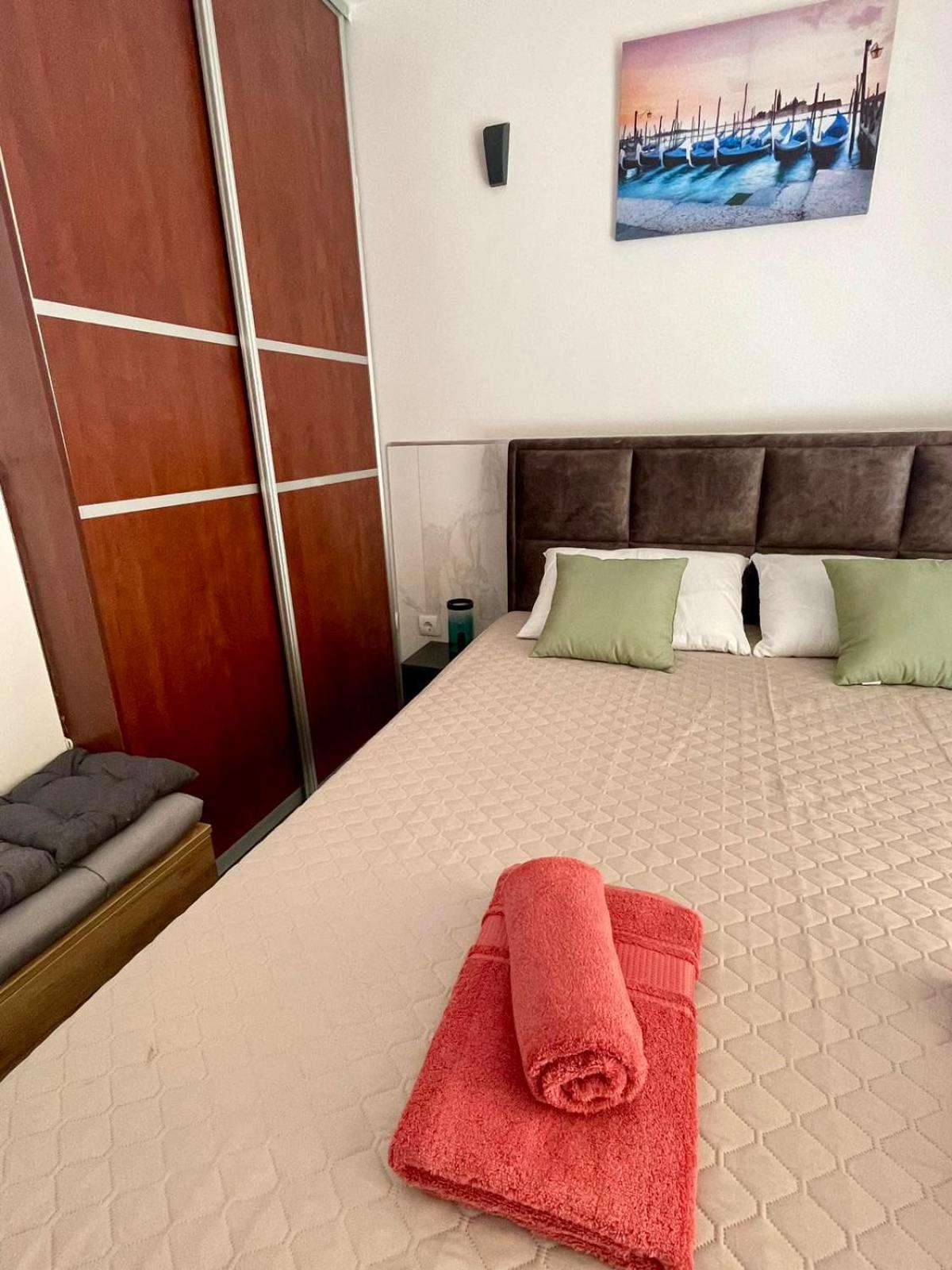 Apartment Rafailovici * 拉法洛维奇