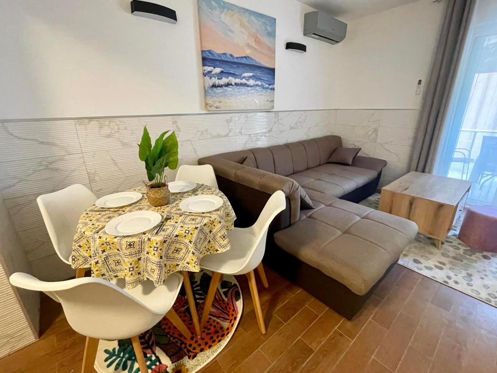 Apartment Rafailovici 公寓 拉法洛维奇
